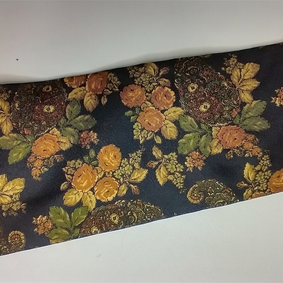 PIERRE BALMAIN SILK TIE - Picture 8 of 8